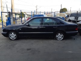 Mercedes-Benz E-320  1998