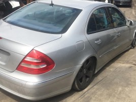 Mercedes-Benz E-500 Mercedes Benz  e 500 2005  2004